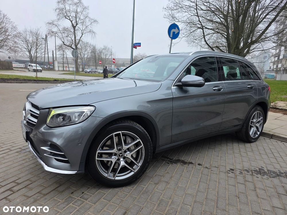 Mercedes-Benz GLC 250 4Matic 9G-TRONIC AMG Line - 3