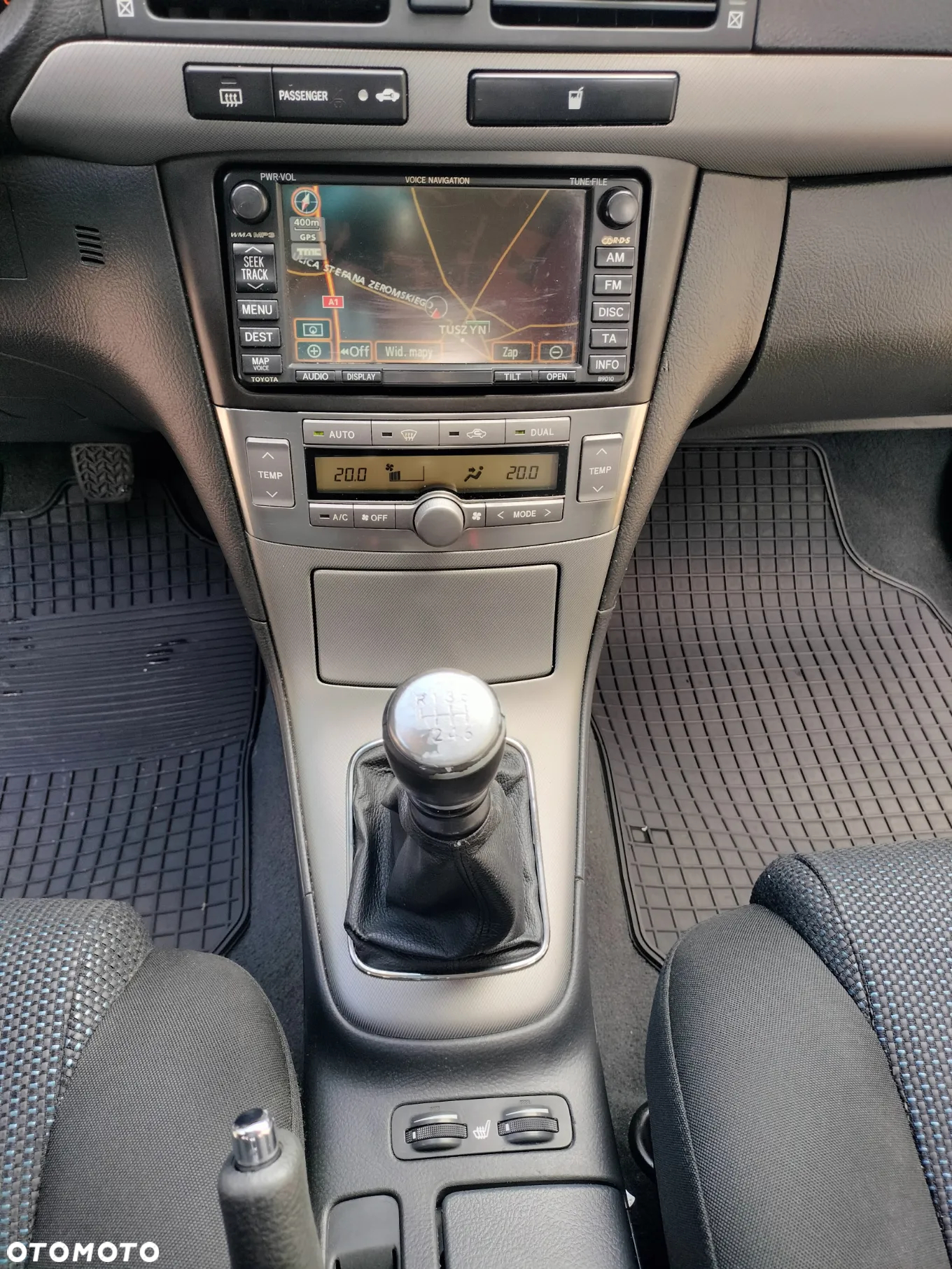 Toyota Avensis 2.0 D-4D Sol+NAVI - 9
