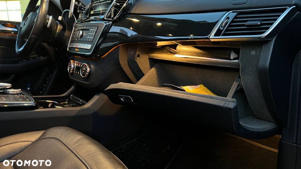 Mercedes-Benz GLS - 18