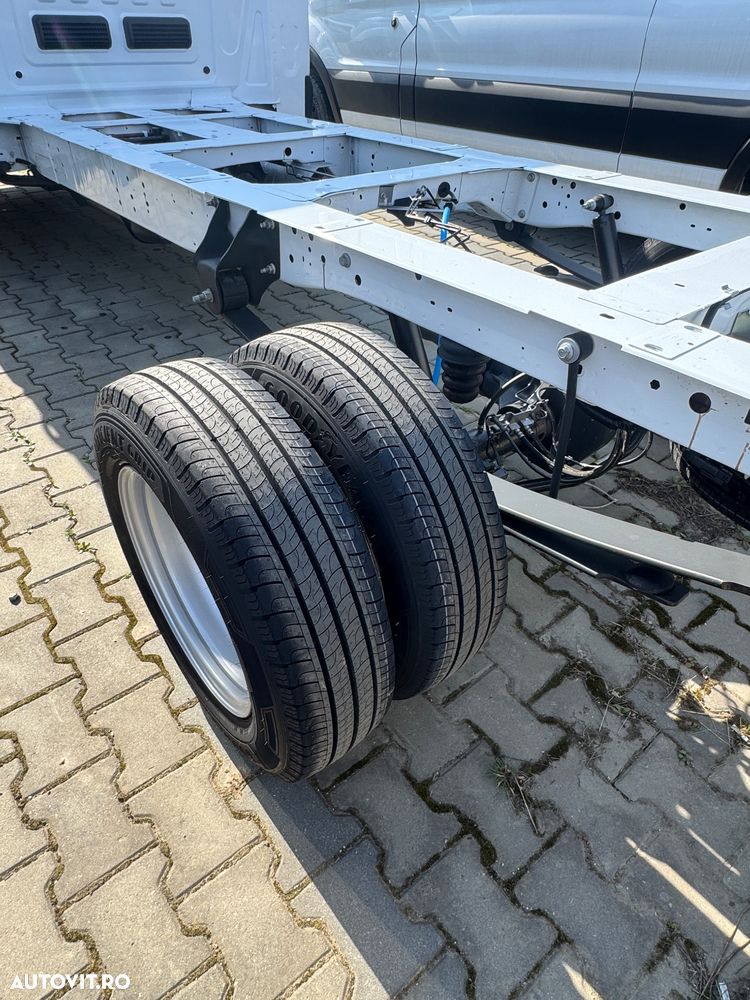 Ford Transit Single Chassis Cab 350L (L3H1) - 15