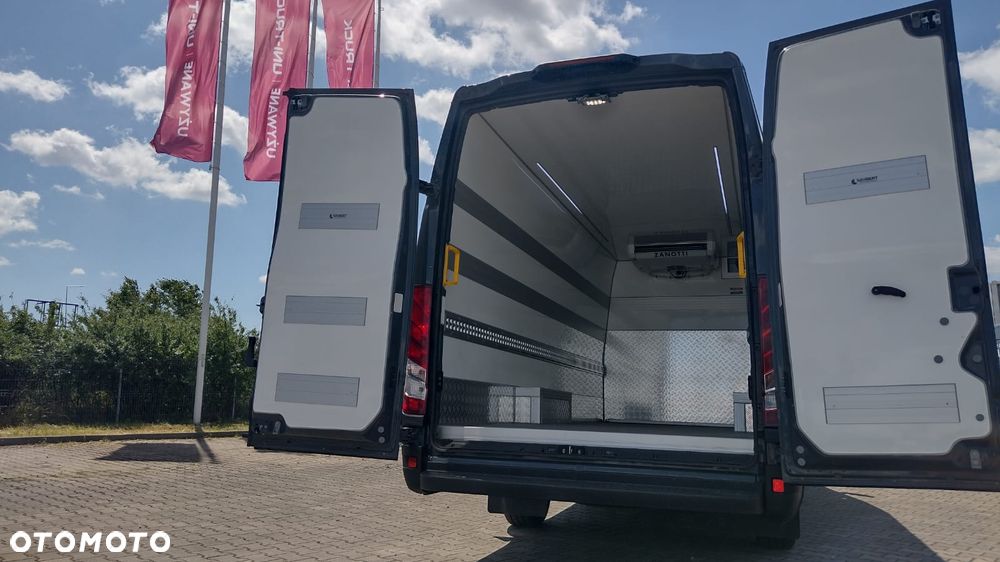 Iveco Daily 35S18 furgon izotermiczny izoterma agregat - 5
