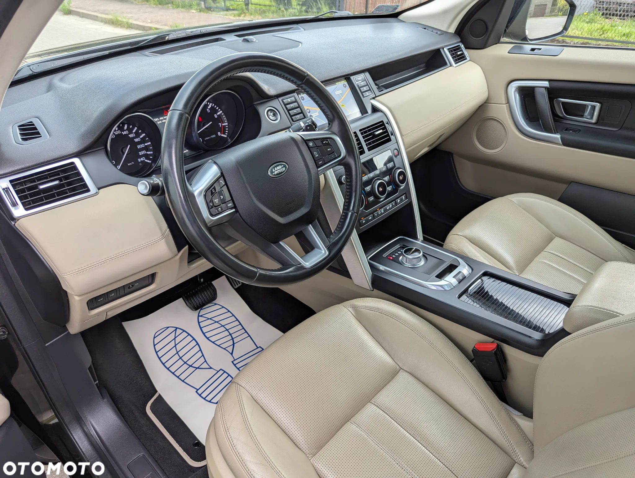 Land Rover Discovery Sport - 18