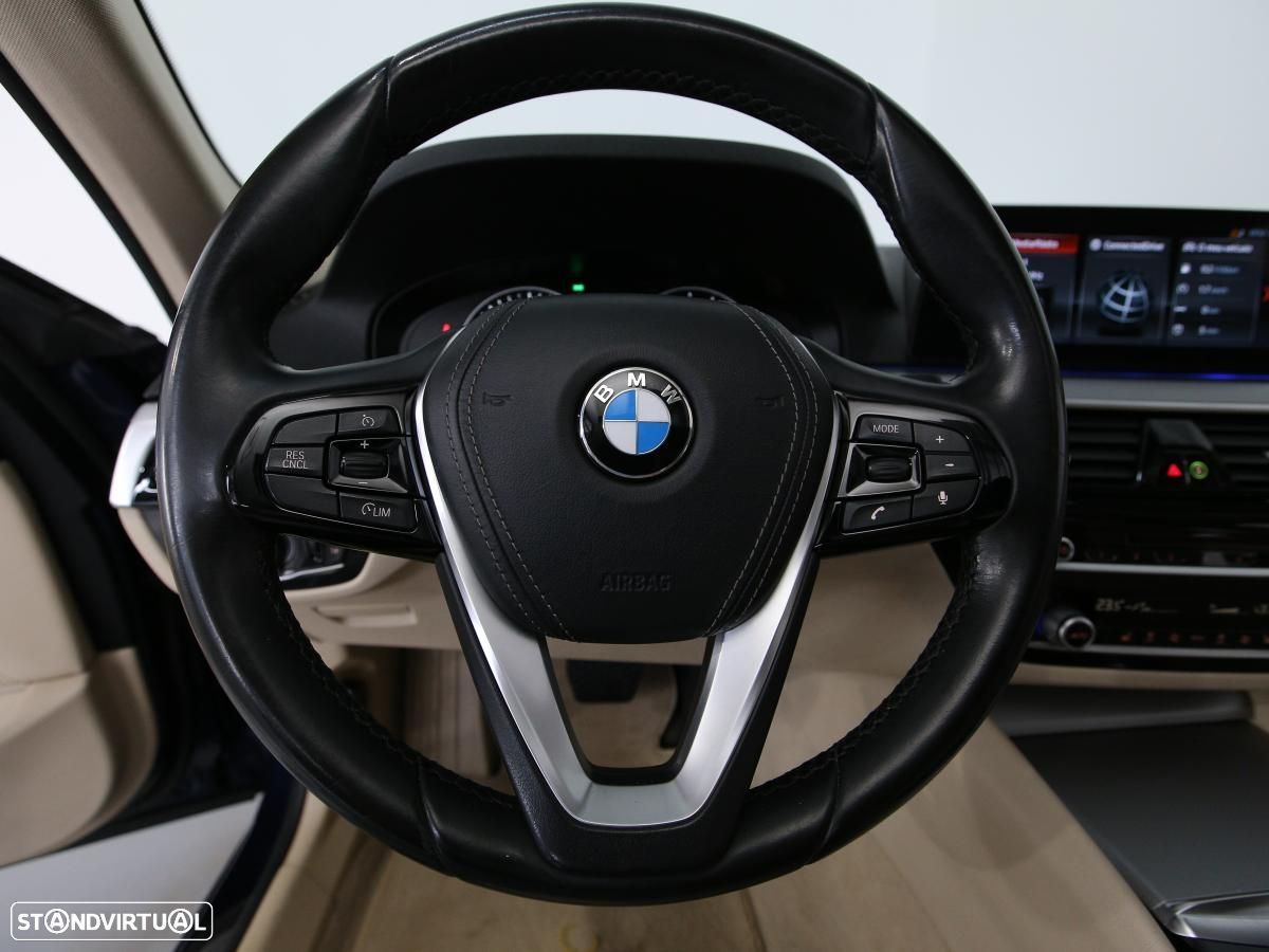BMW 520 - 18