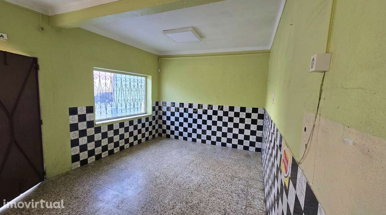 Moradia Térrea T3 – Oportunidade de remodelar ao seu gosto em Setúbal - Grande imagem: 2/25