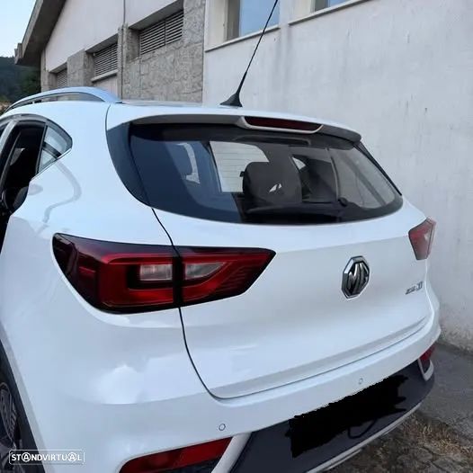 MG ZS Luxury - 11