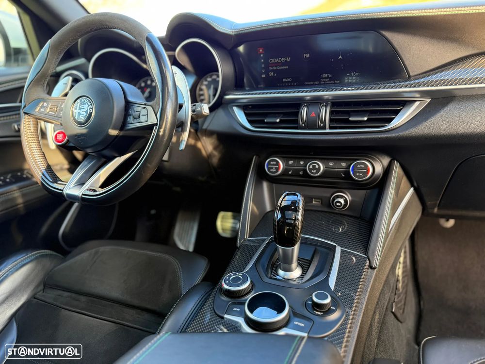 Alfa Romeo Stelvio V6 2.9 Bi-Turbo AT8-Q4 Quadrifoglio - 11