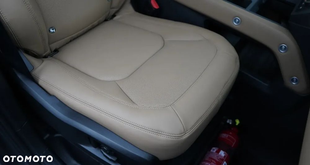 Land Rover Defender - 15