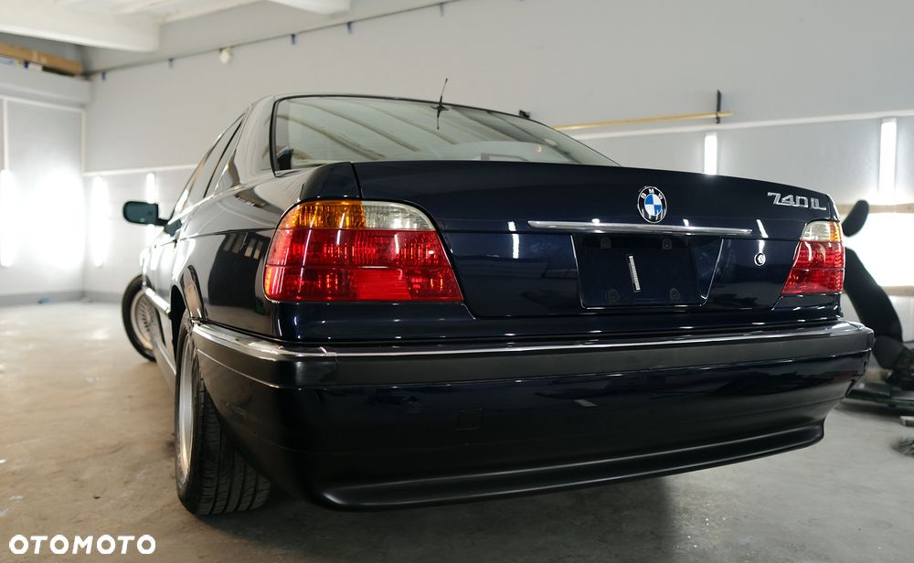 BMW Seria 7 740iL - 3