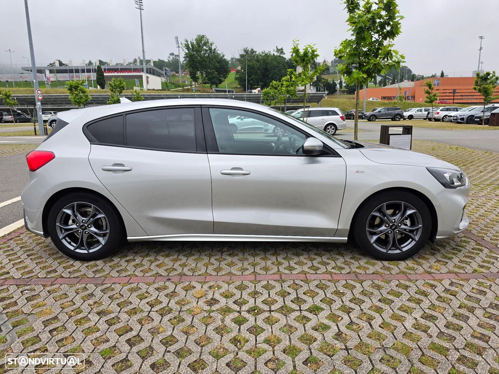 Ford Focus 1.0 EcoBoost MHEV ST-Line - 2