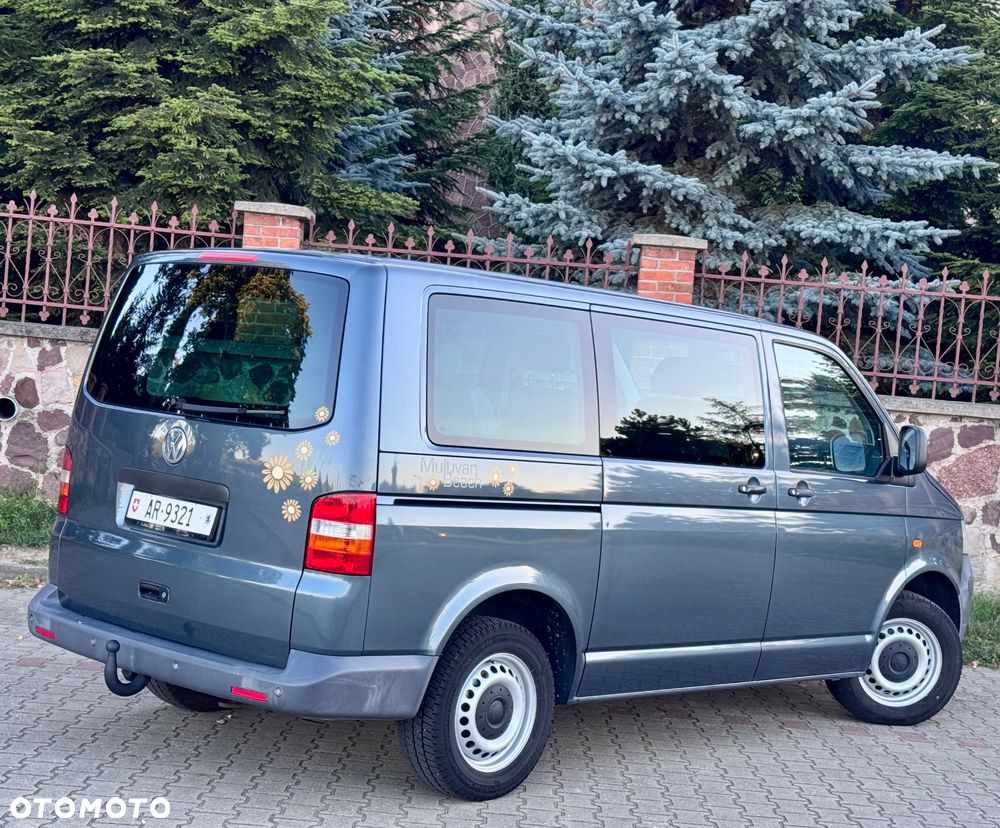 Volkswagen Multivan - 11