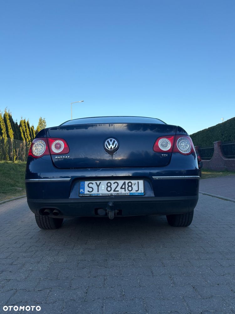 Volkswagen Passat 1.9 TDI Individual - 9