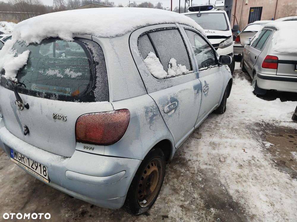 toyota yaris I lift 8R0 maska zderzak lampa grill błotnik drzwi zbiornik paliwa szyba lusterko - 4