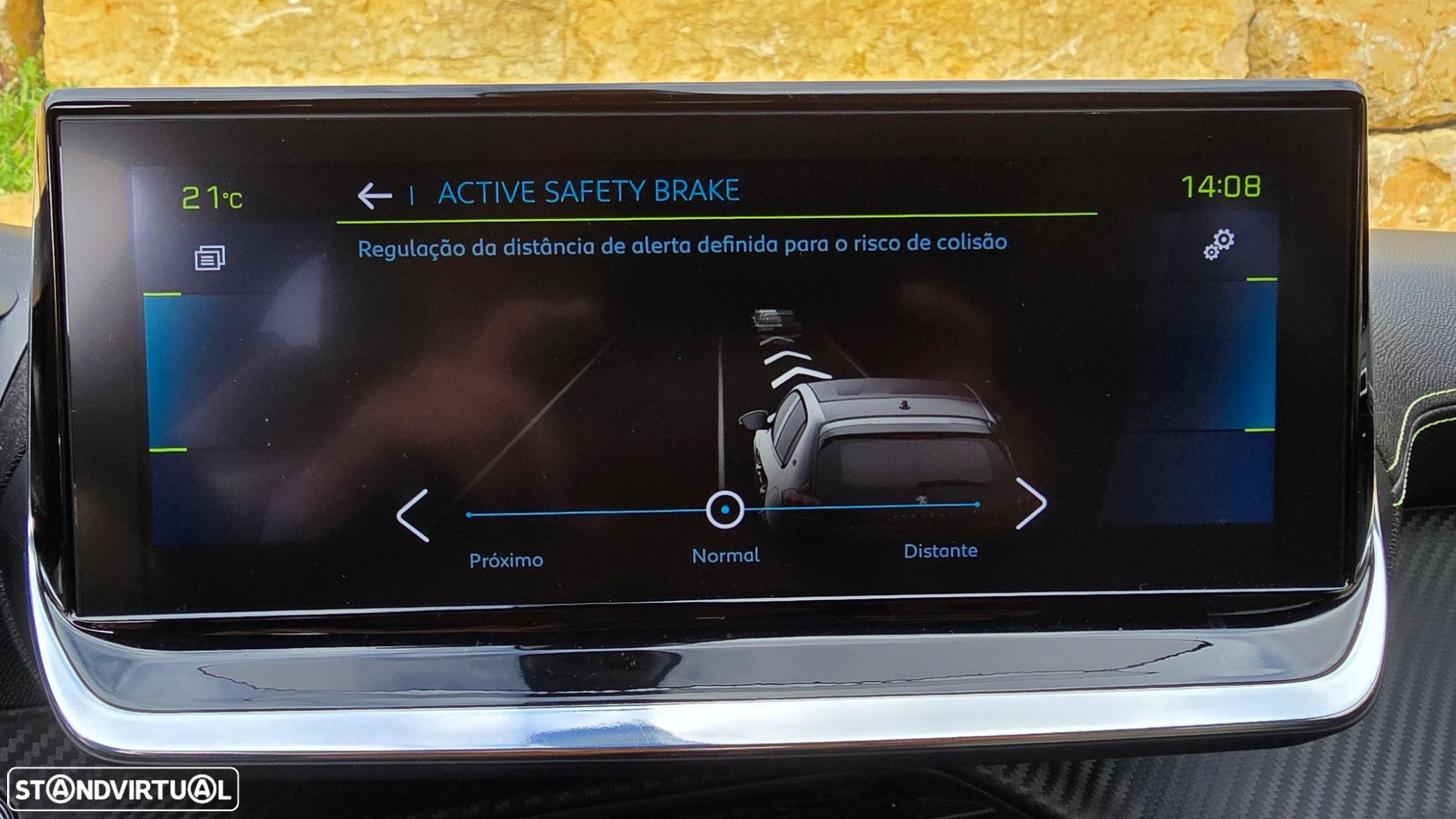 Peugeot e-208 GT - 27