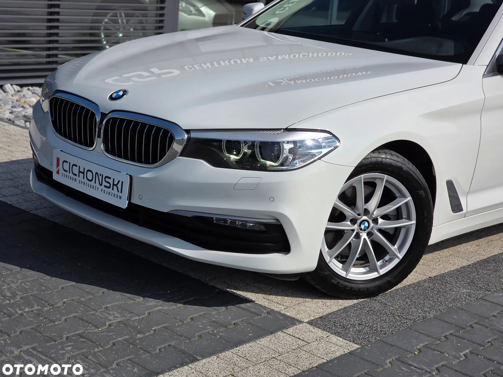 BMW Seria 5 520i - 14