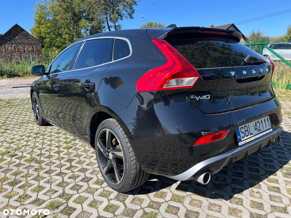 Volvo V40 D3 R-Design - 19