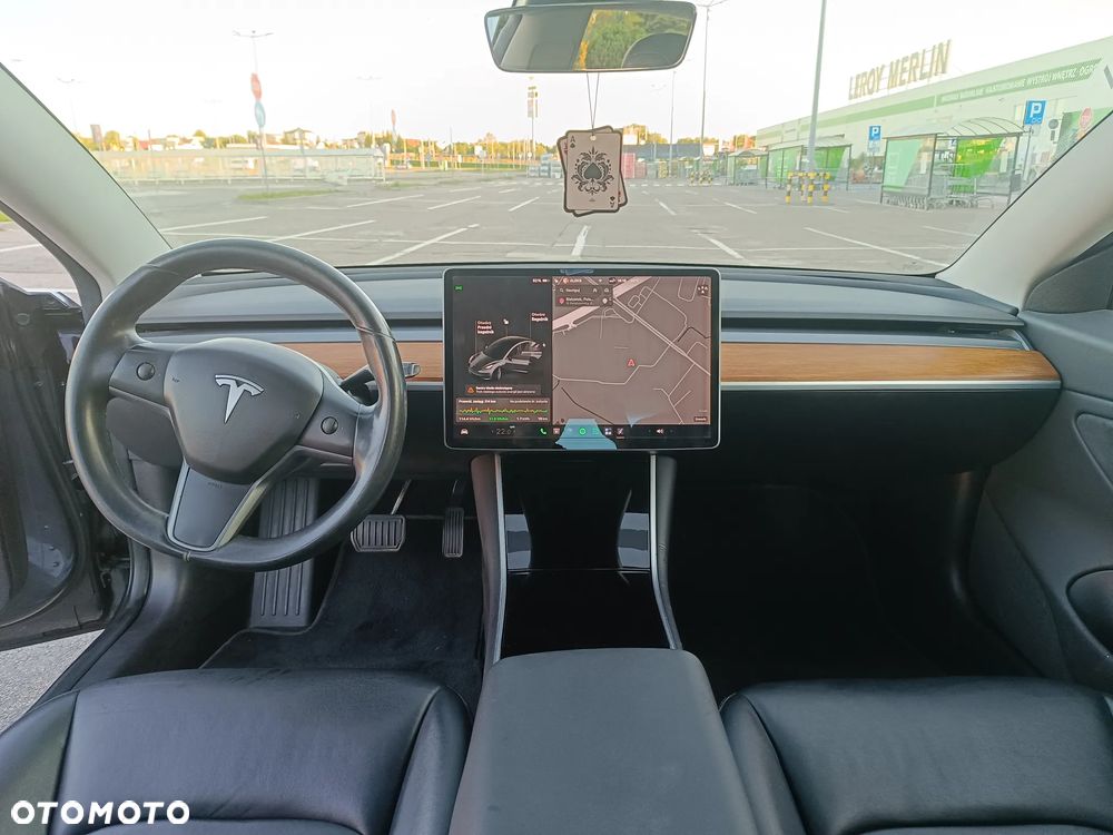 Tesla Model 3 - 8