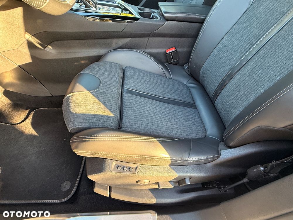 Peugeot 3008 2.0 BlueHDi GT S&S EAT8 - 24