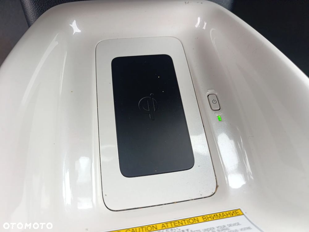 Toyota Prius Hybrid Executive - 22