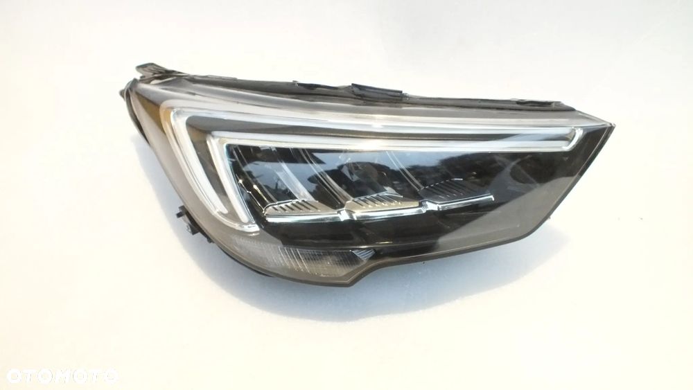 Lampa przednia prawa Opel Crossland X lift Led - 1