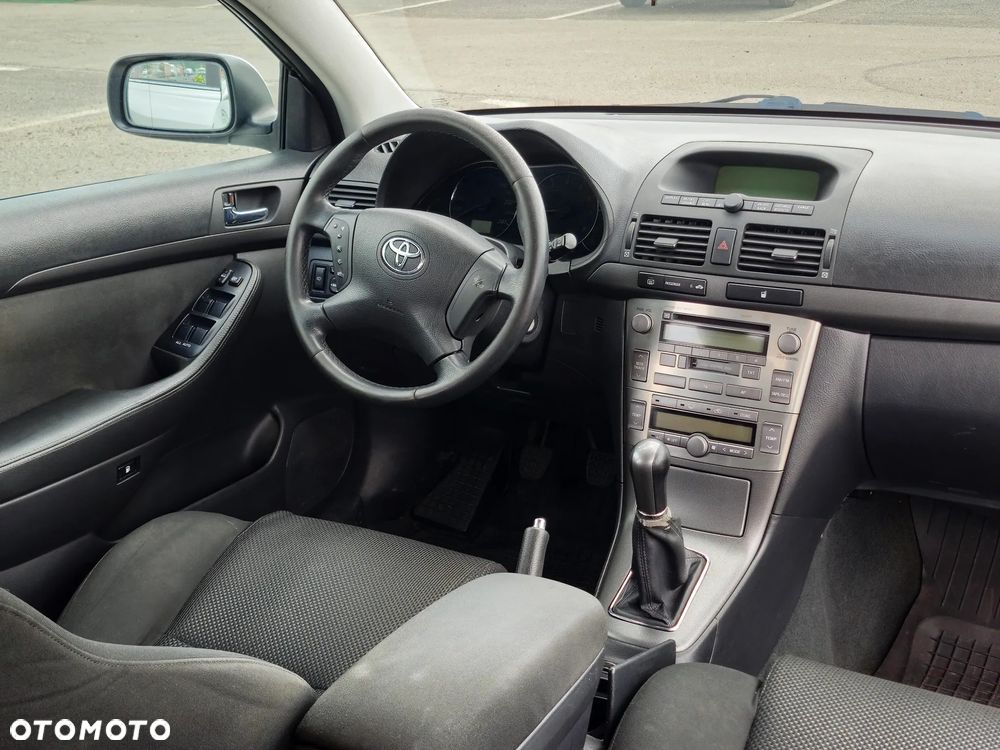 Toyota Avensis 1.8 VVT-i Sol - 9