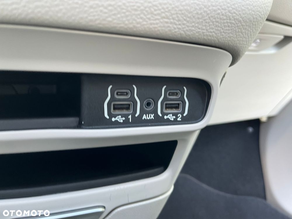 Chrysler Pacifica - 20