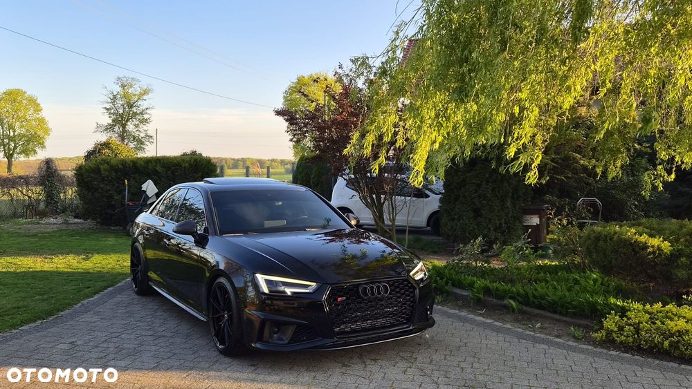 Audi S4 Limousine - 1