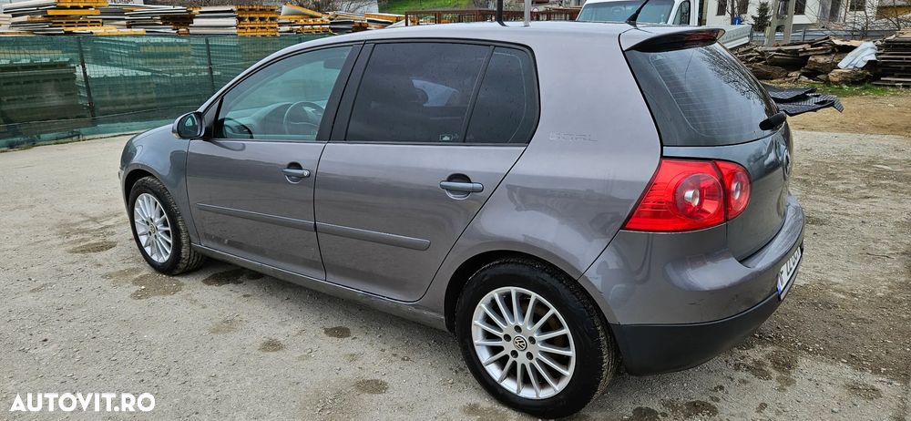 Volkswagen Golf - 5