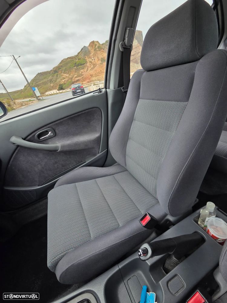 Honda Civic 1.4i S - 23