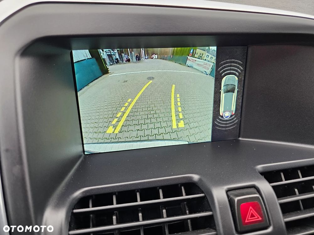 Volvo XC 60 D4 Drive-E Ocean Race - 30