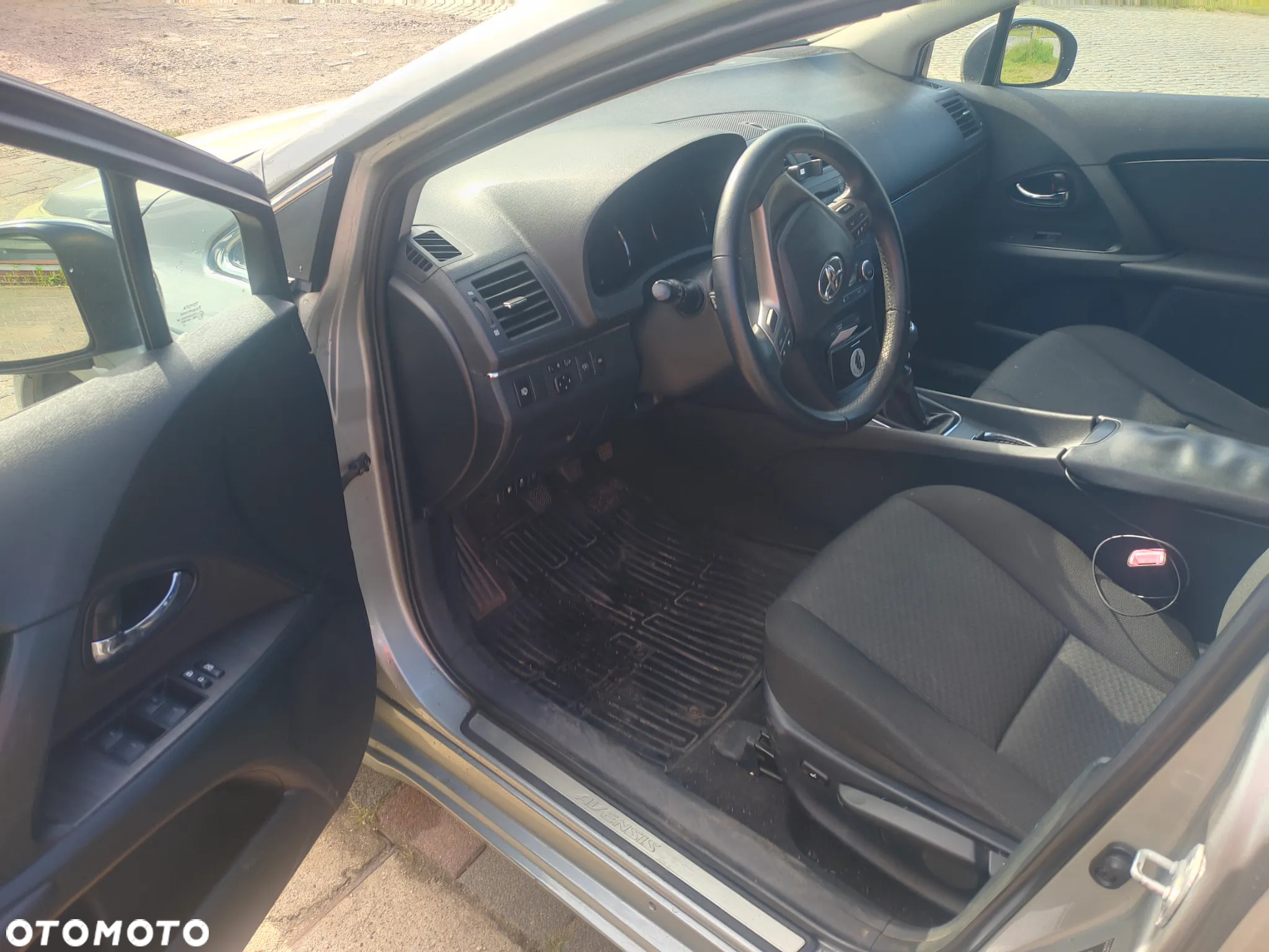 Toyota Avensis 2.0 D-4D Sol Premium - 5