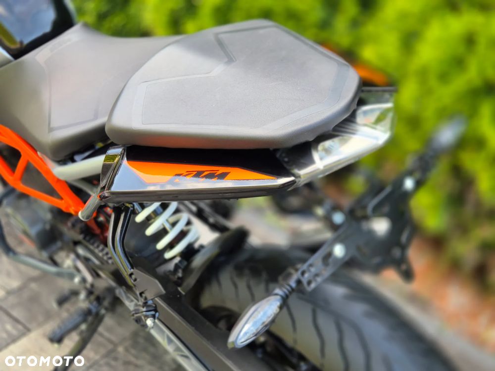 KTM Duke 125 - 24