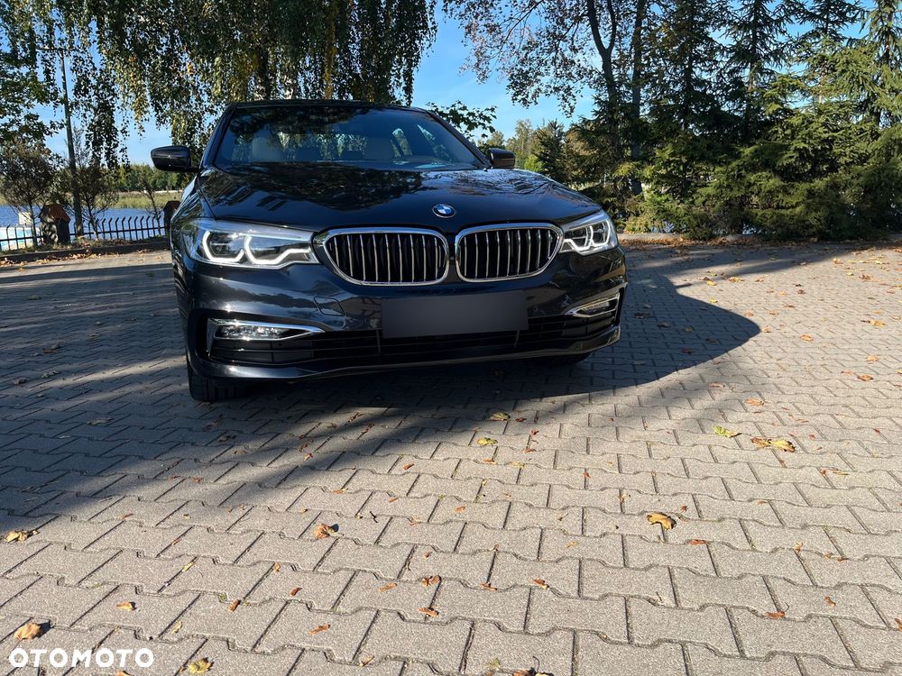 BMW Seria 5 520d xDrive Luxury Line - 2