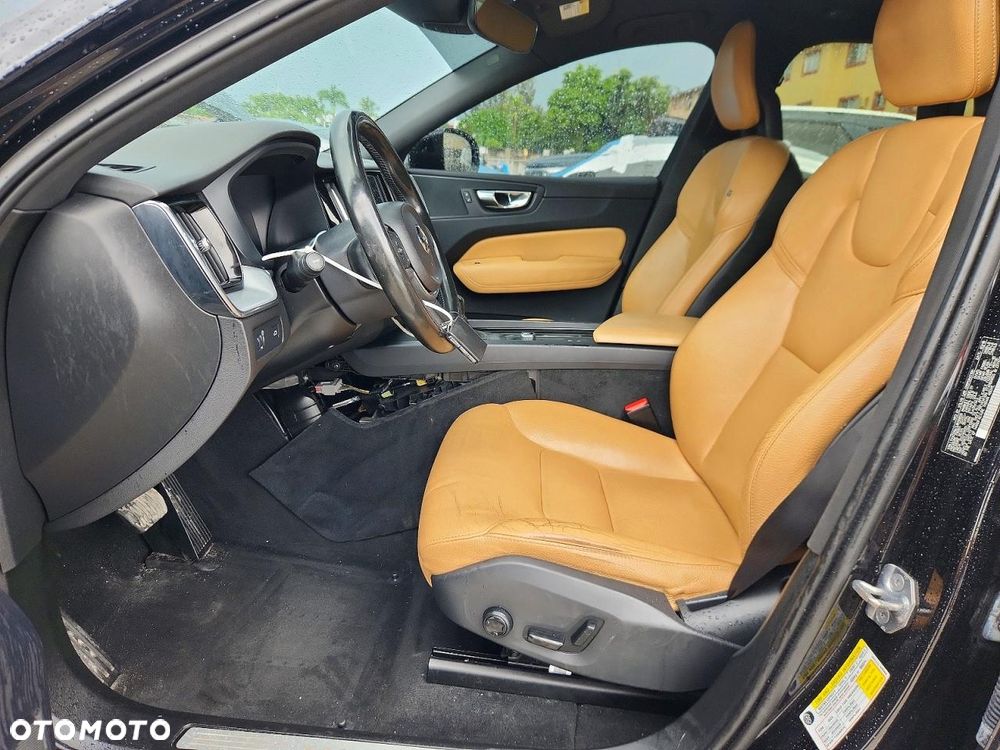 Volvo XC 60 T6 AWD Geartronic Momentum - 8
