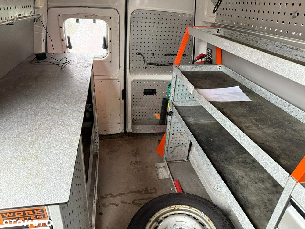 Volkswagen Transporter - 30