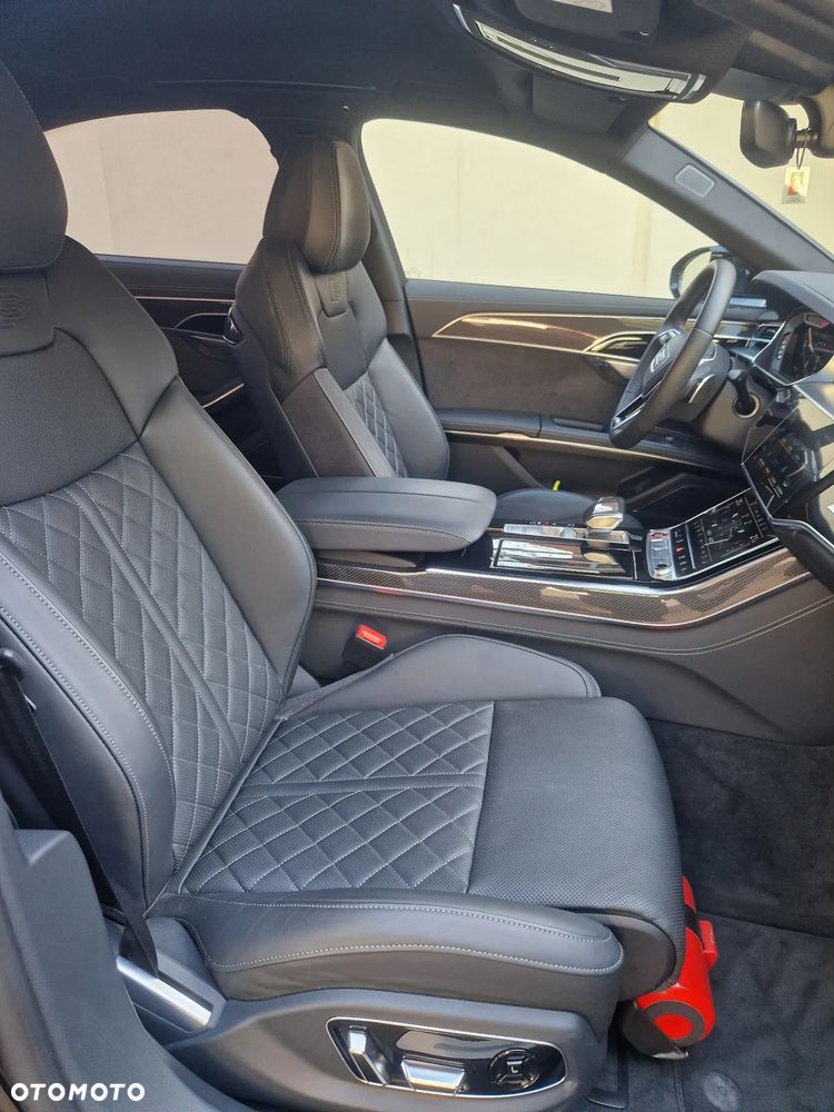 Audi S8 - 14