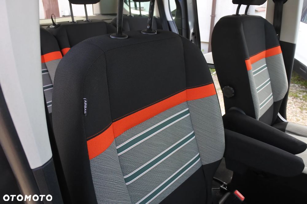 Citroën Berlingo XL PureTech 110 SHINE - 8