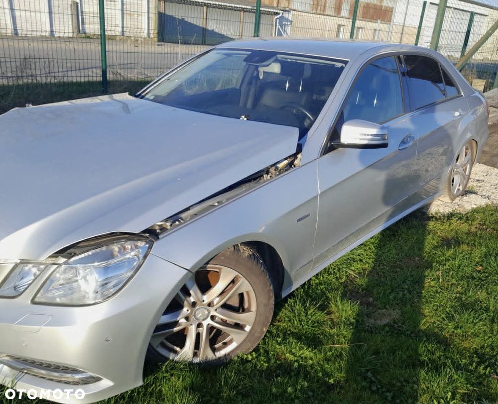 Mercedes-Benz Klasa E 350 CDI DPF BlueEFFICIENCY 7G-TRONIC Avantgarde - 3