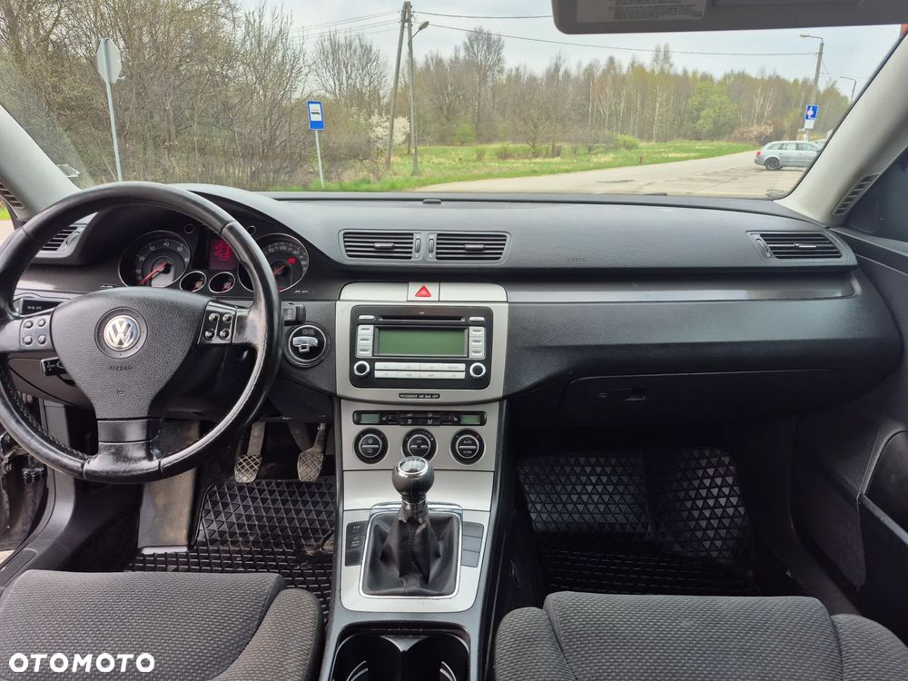 Volkswagen Passat 2.0 FSI Highline - 14