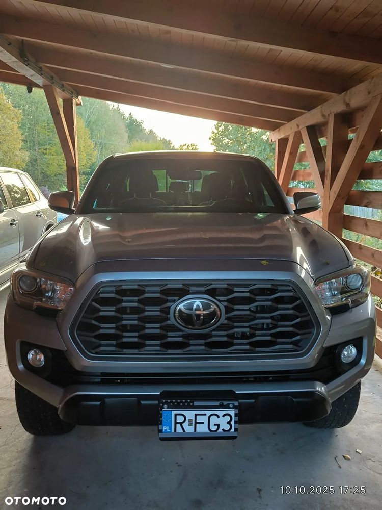 Toyota Tacoma - 2