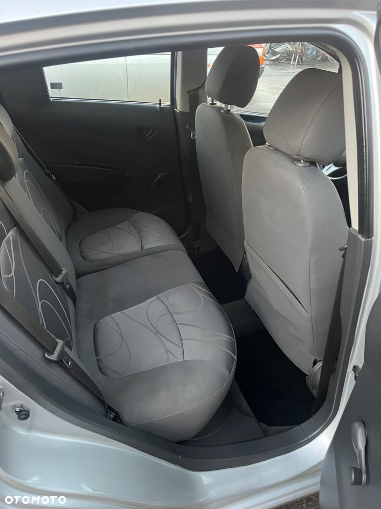 Chevrolet Spark 1.0 - 12