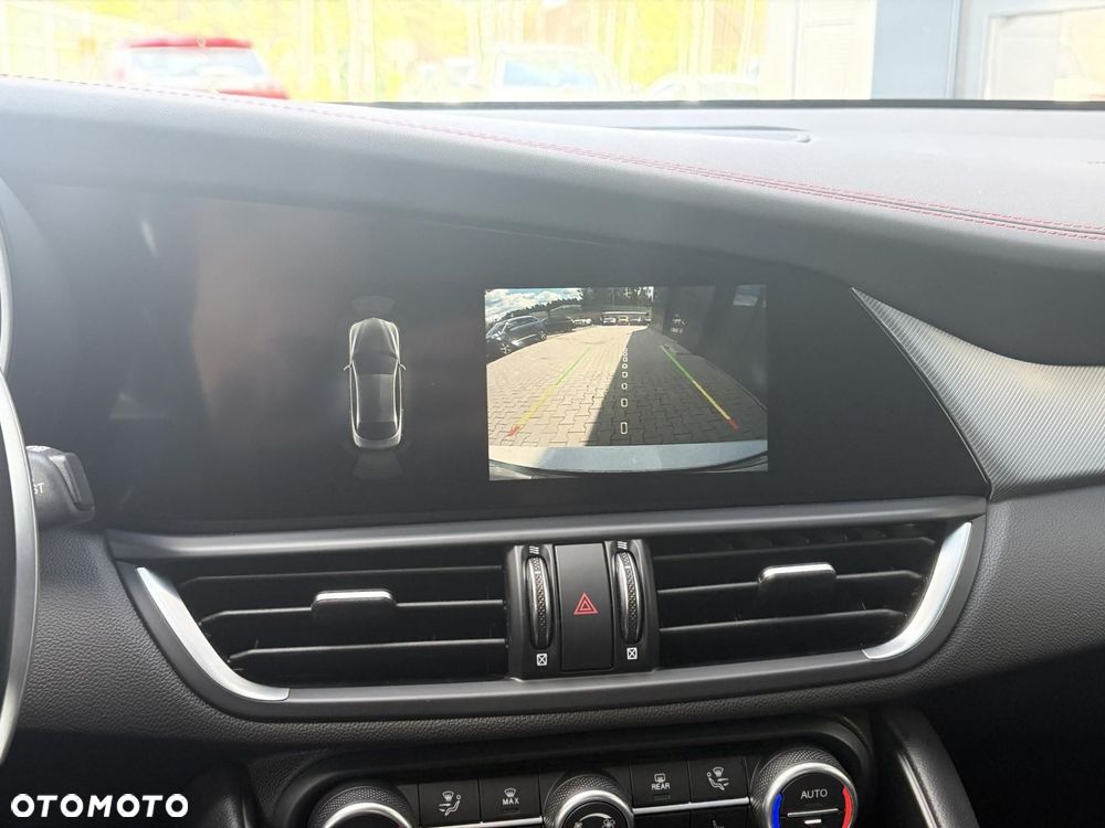Alfa Romeo Giulia 2.0 Turbo Tributo Italiano Q4 - 29