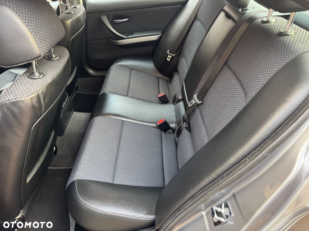 BMW Seria 3 320d - 19