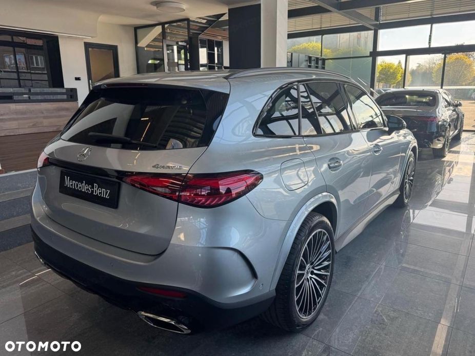Mercedes-Benz GLC 220 d mHEV 4-Matic AMG Line - 4