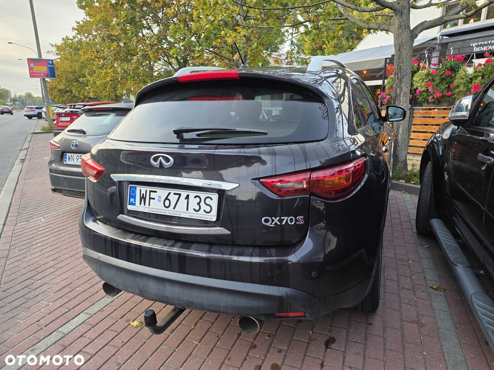 Infiniti QX70 - 2