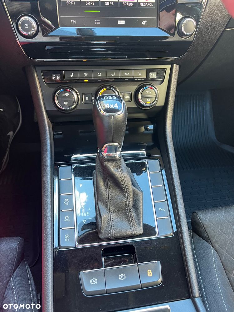Skoda Superb 2.0 TDI 4x4 Style DSG - 19