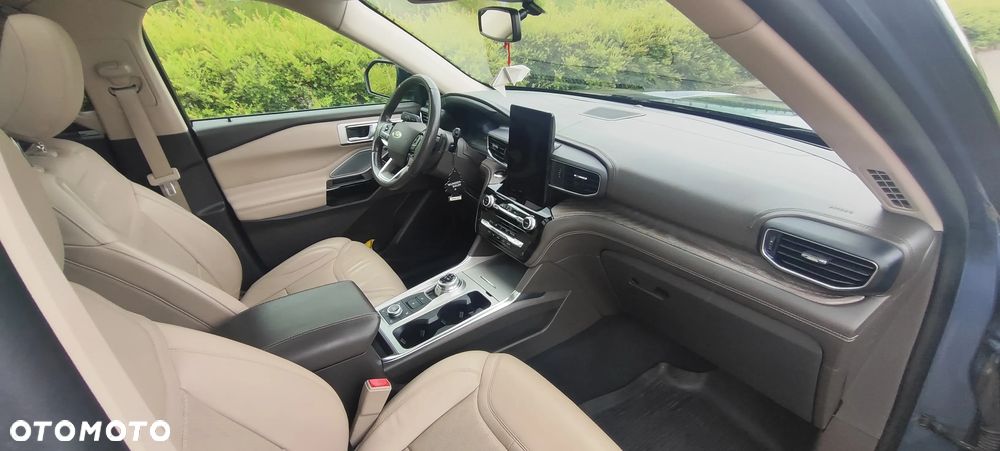 Ford Explorer - 24