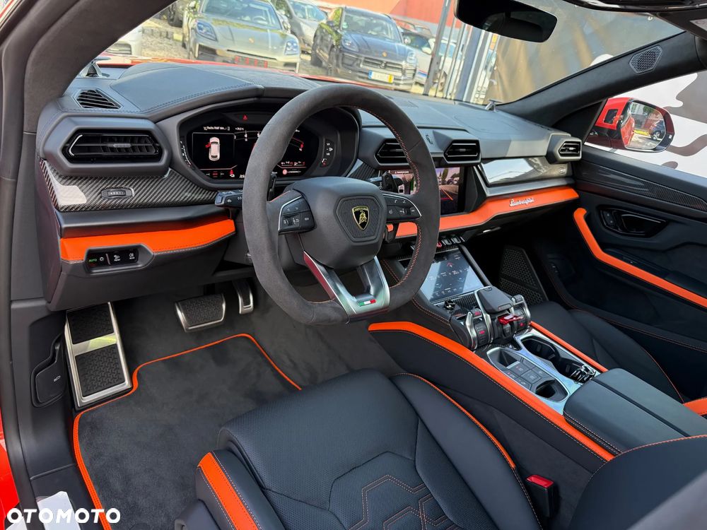 Lamborghini Urus - 13