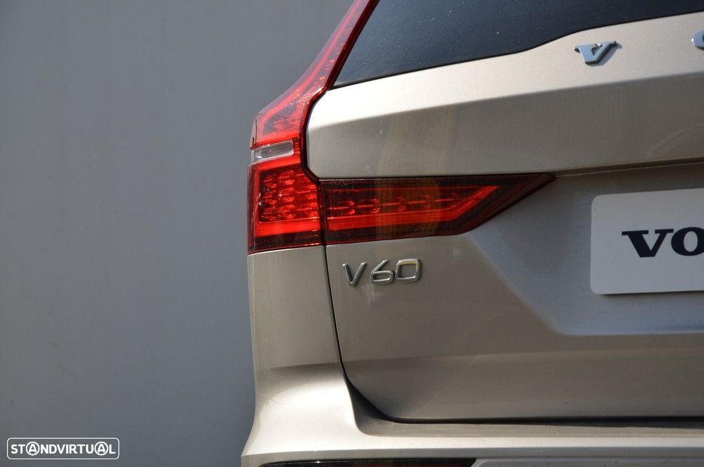 Volvo V60 2.0 T6 AWD TE Plus Dark - 26