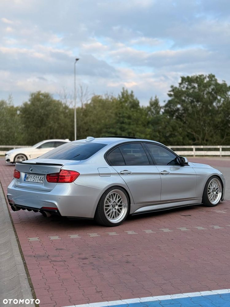 BMW Seria 3 328i Sport Line - 11