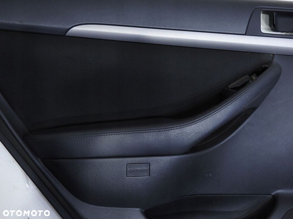 TAPICERKA DRZWI LEWY TYŁ TOYOTA AVENSIS T25 KOMBI - 2